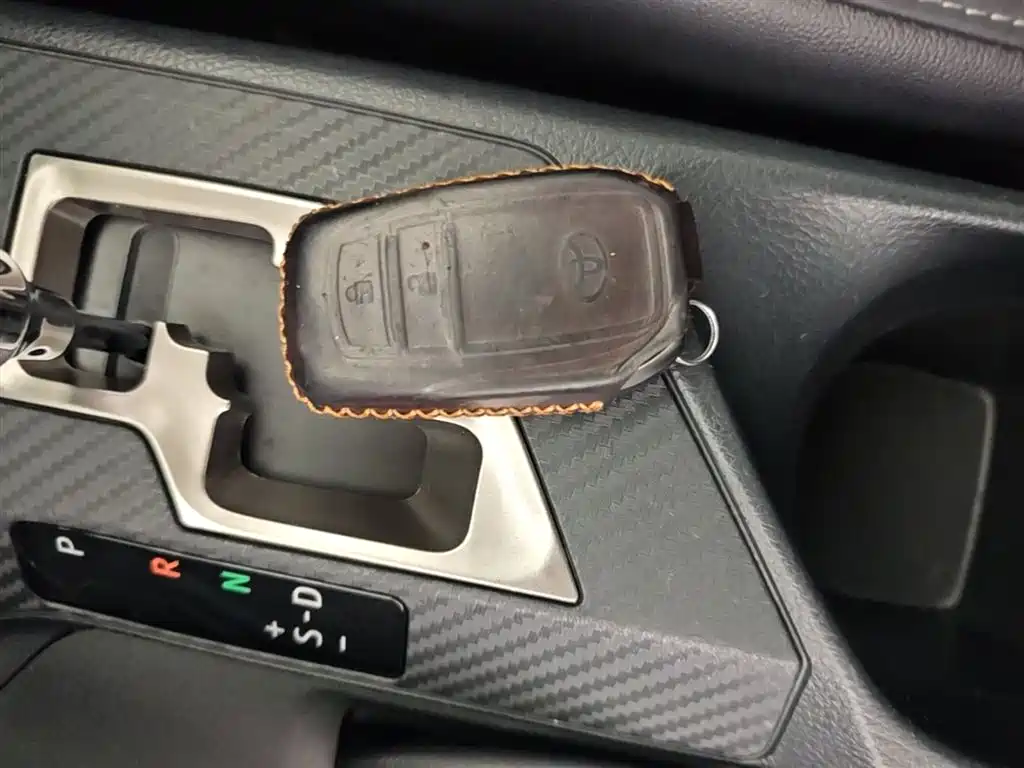 Toyota RAV4 Rongfang 2015 2.5L Automatic 4WD Elite Edition фото 9