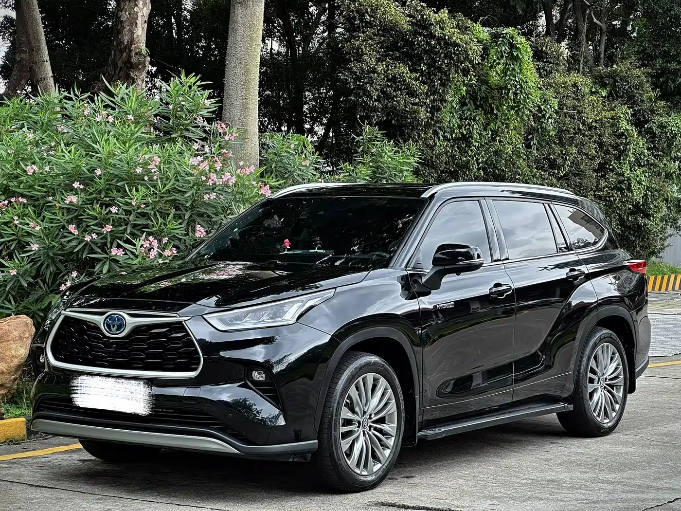 Toyota Highlander 2022 Dual Engine 2.5L 2WD Premium 7-Seater