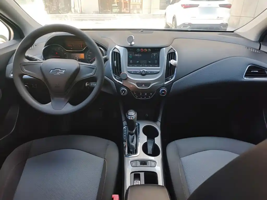 Chevrolet Cruze 2019 2018 Redline 320 Automatic Pioneer Edition