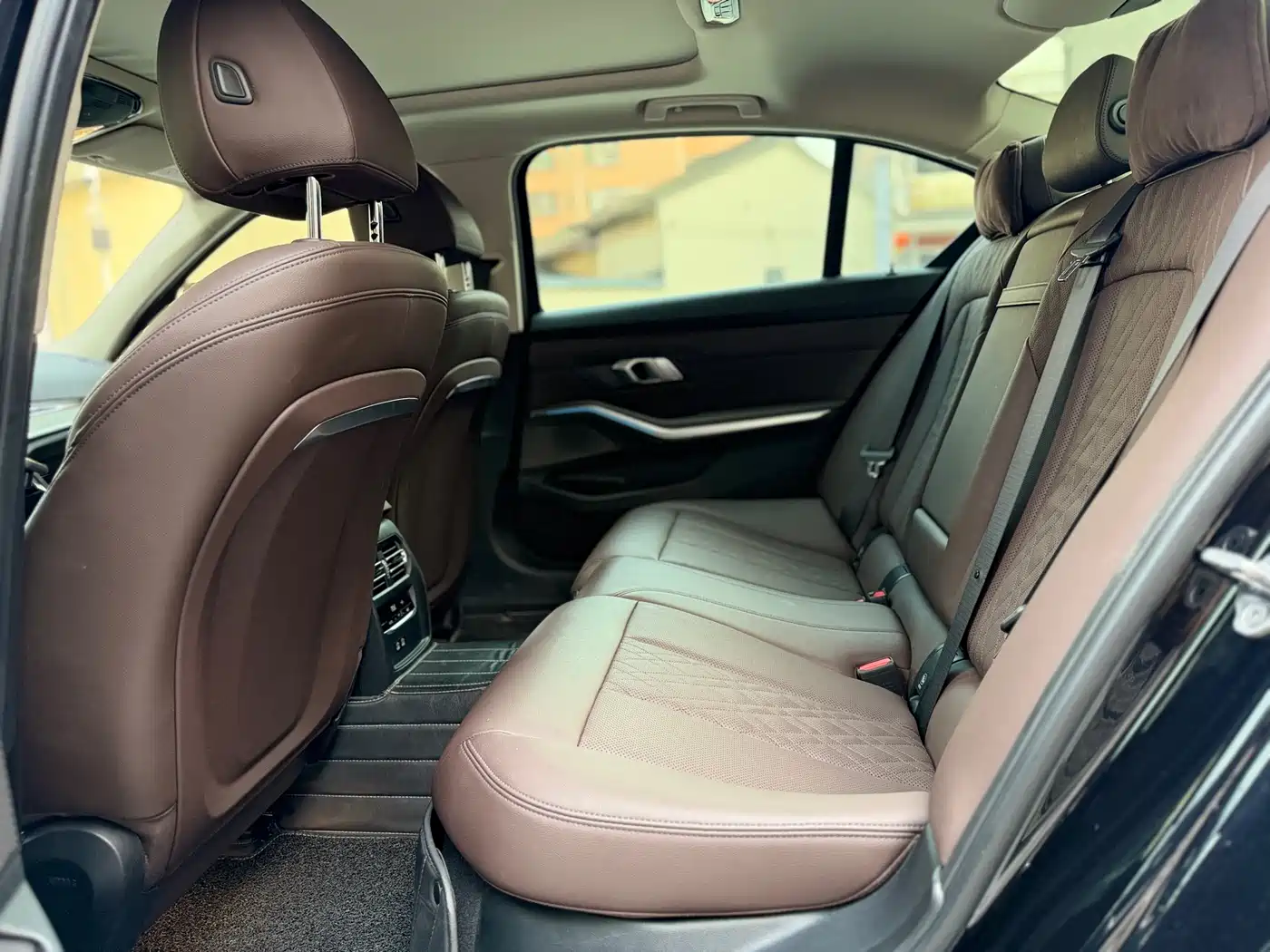 BMW 3 Series 2023 325Li M Sport Package фото 8