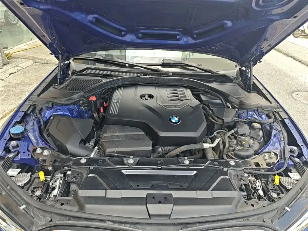 BMW 3-SERIES