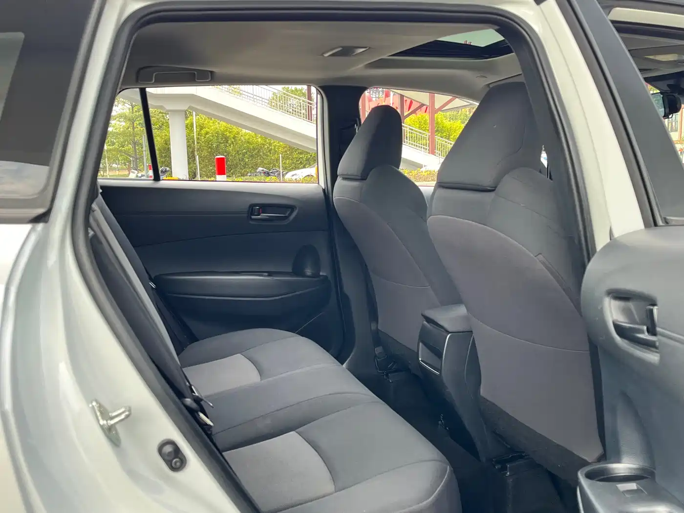 Toyota Frontlander 2023 2.0L CVT Leading Edition фото 18