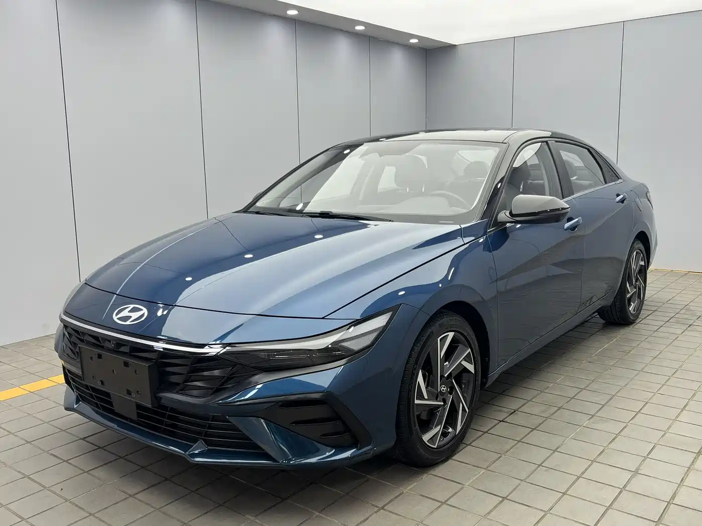 Hyundai Elantra 2023 1.5L CVT TOP Flagship Edition