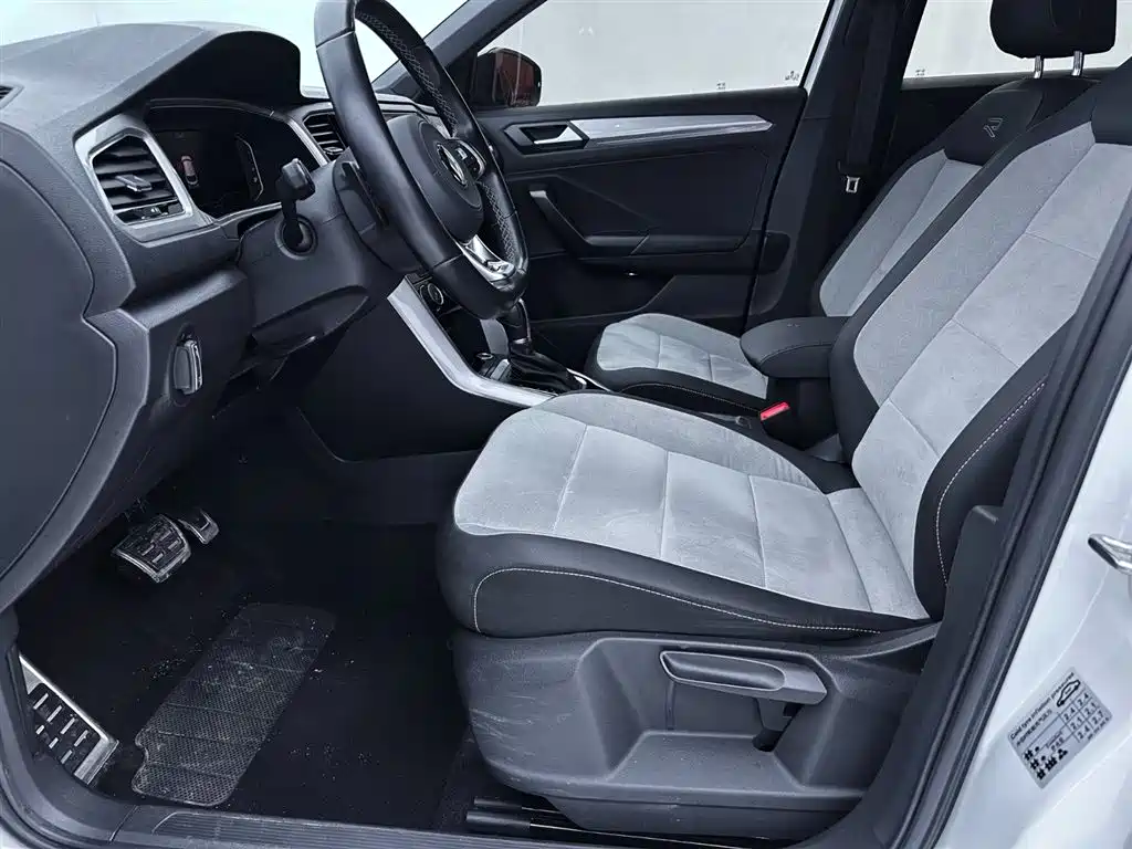 Volkswagen T-ROC 2021 Facelift 280TSI DSG 2WD R-Line Pro Smart Connect Edition фото 13