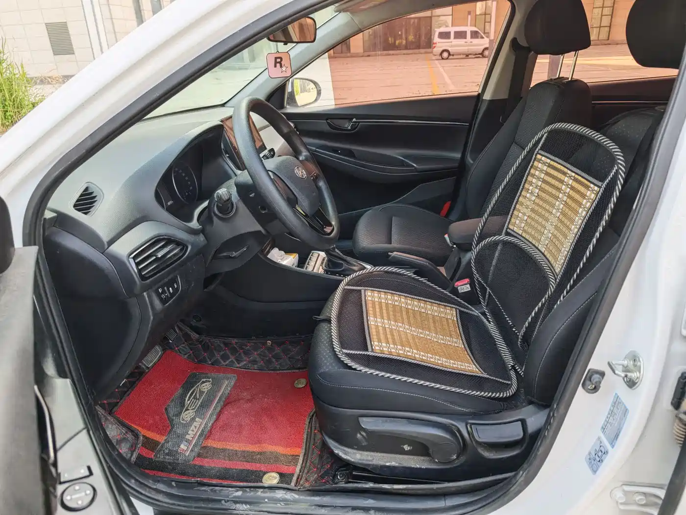 Hyundai Elantra 2020 1.6L Auto GL Pleasing Edition фото 10