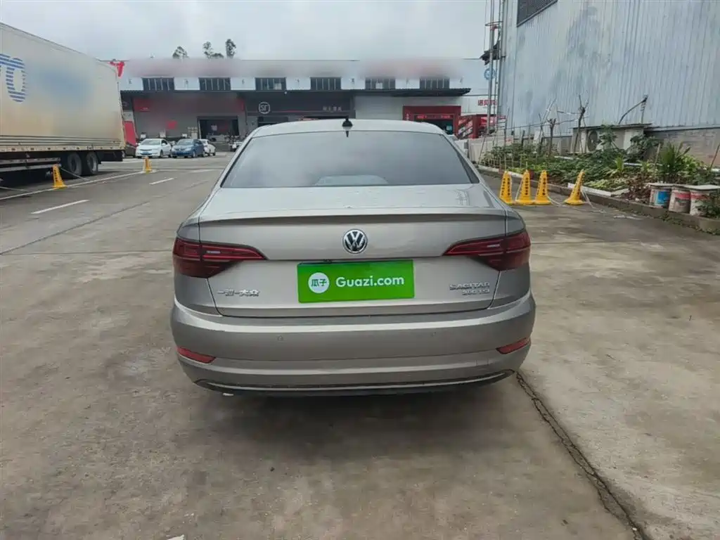 VOLKSWAGEN SAGITAR