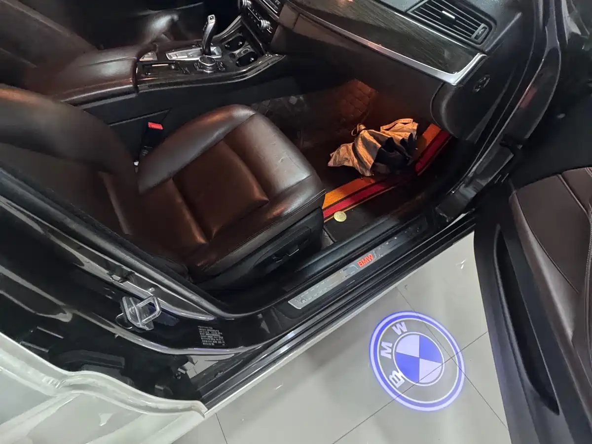 BMW 5 Series 2014 525Li Luxury Design Package фото 13