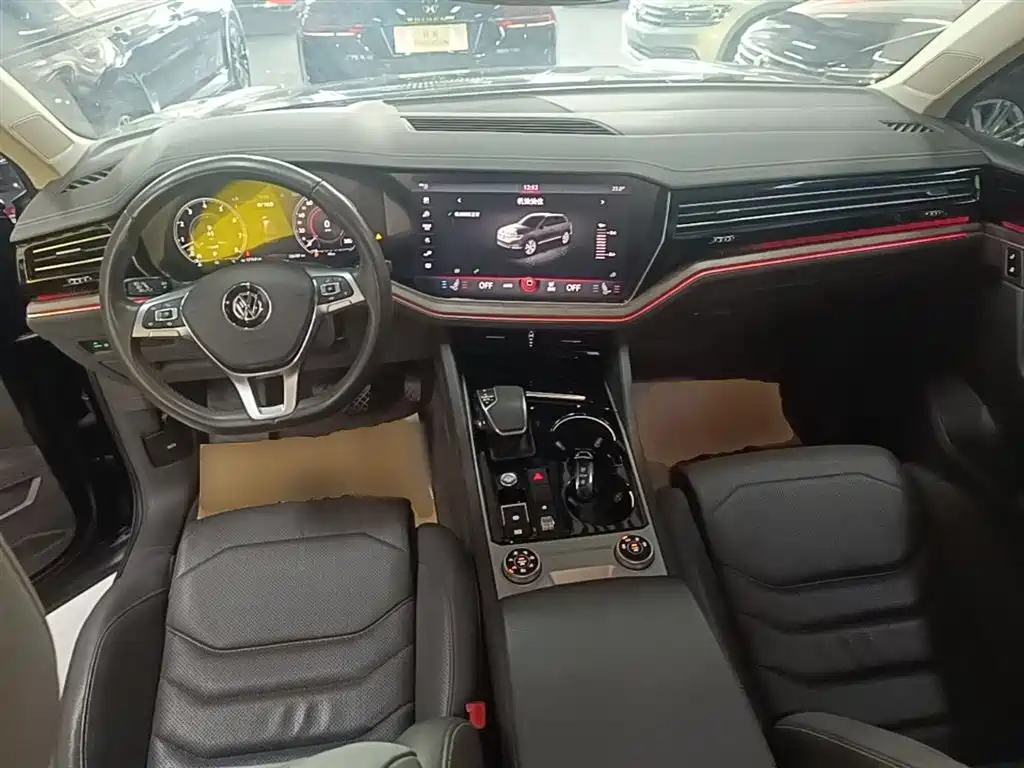 Volkswagen Touareg 2019 3.0TSI Sharp Edge Edition China VI фото 10