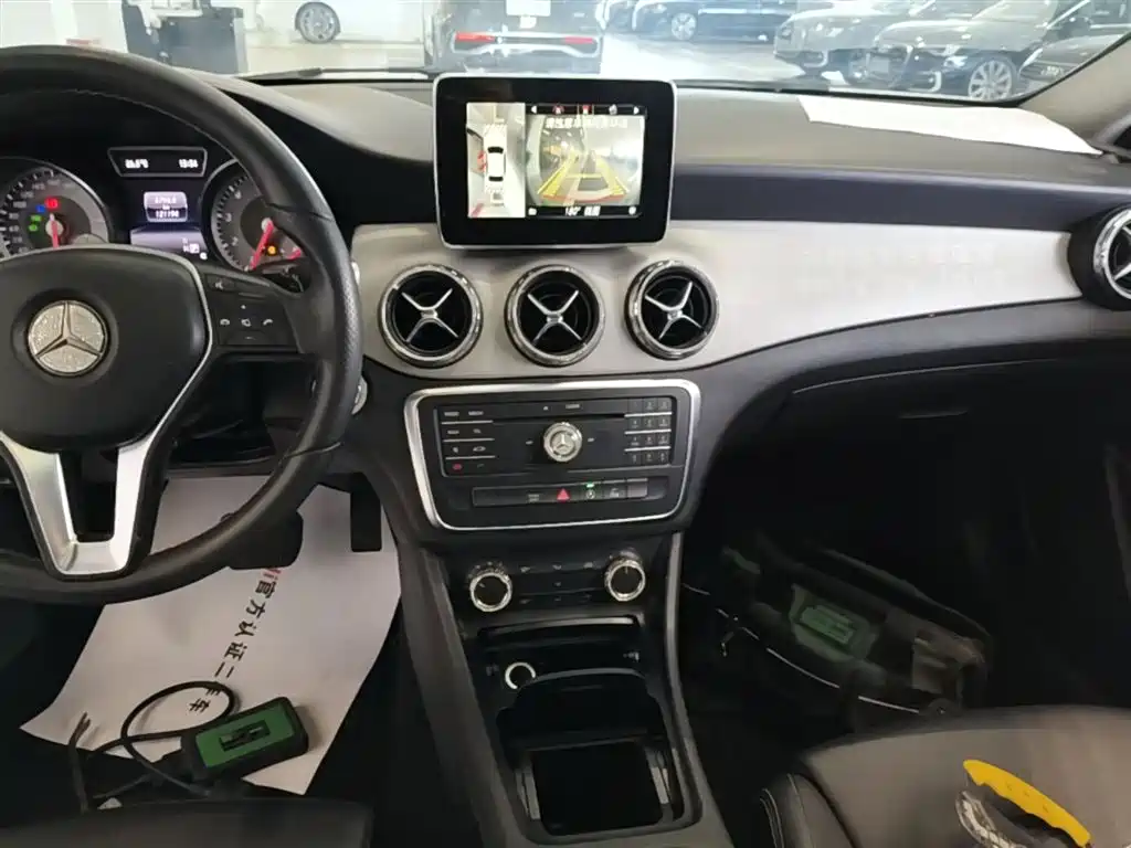Mercedes-Benz GLA 2016 GLA 200 Dynamic фото 13