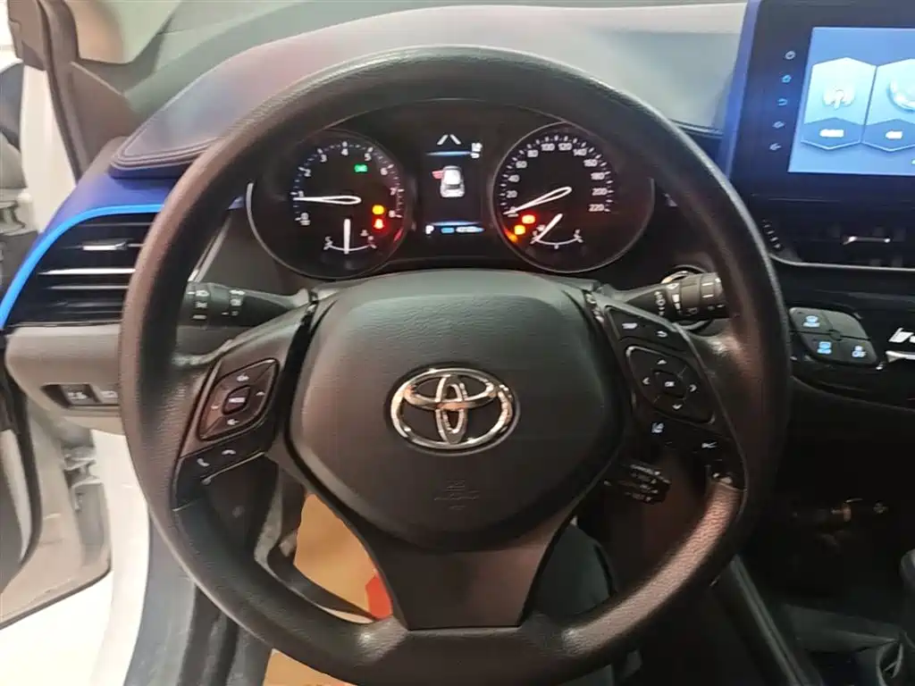 Toyota C-HR 2021 2.0L Comfort Edition фото 11