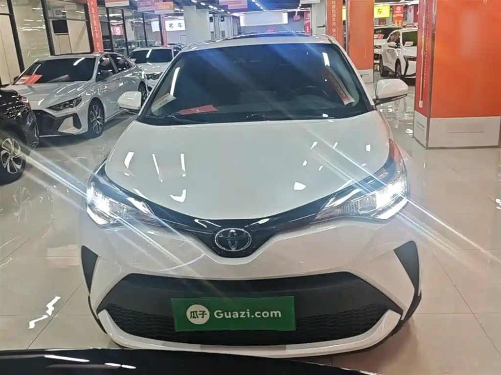 Toyota C-HR 2021 2.0L Comfort Edition фото 3