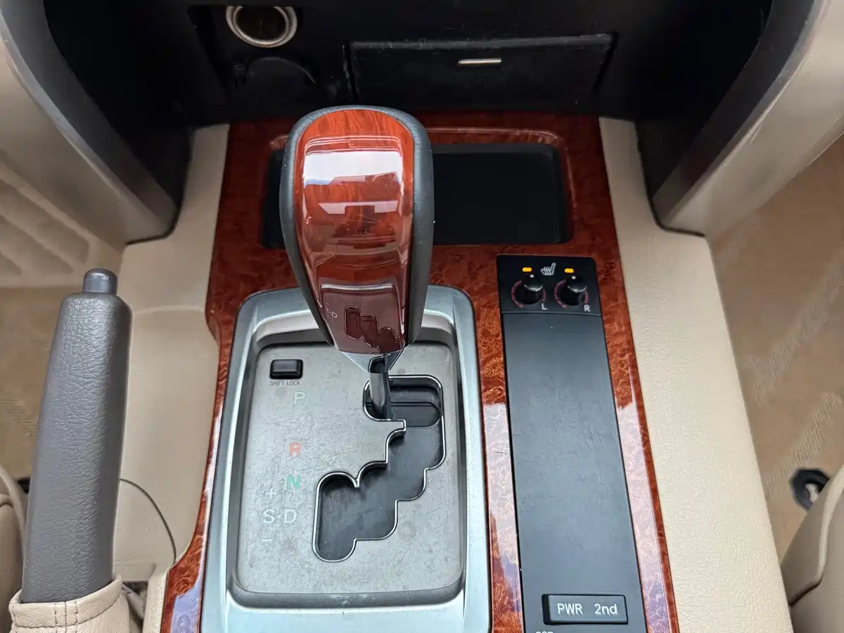Toyota Land Cruiser 2012 4.0L Automatic VX фото 26