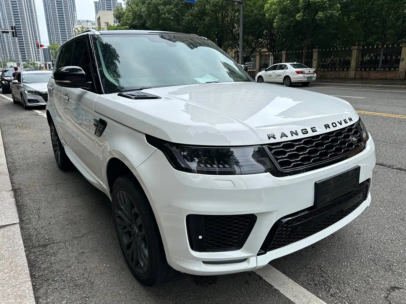 Фото 3 - Land Rover Range Rover Sport