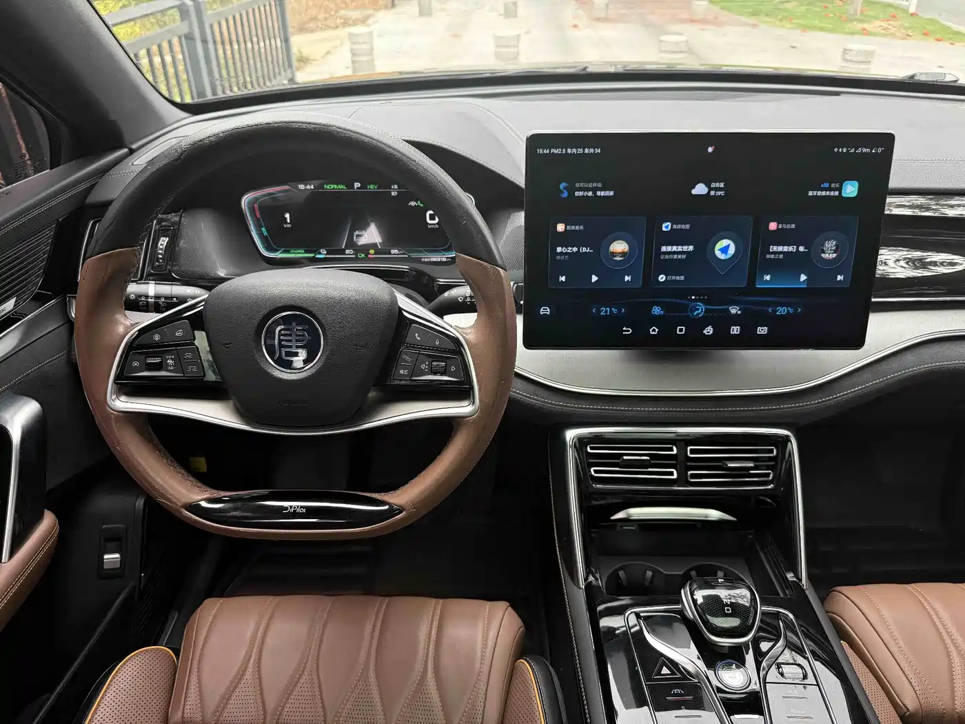 BYD Tang New Energy 2021 DM-i 112KM Honor фото 8