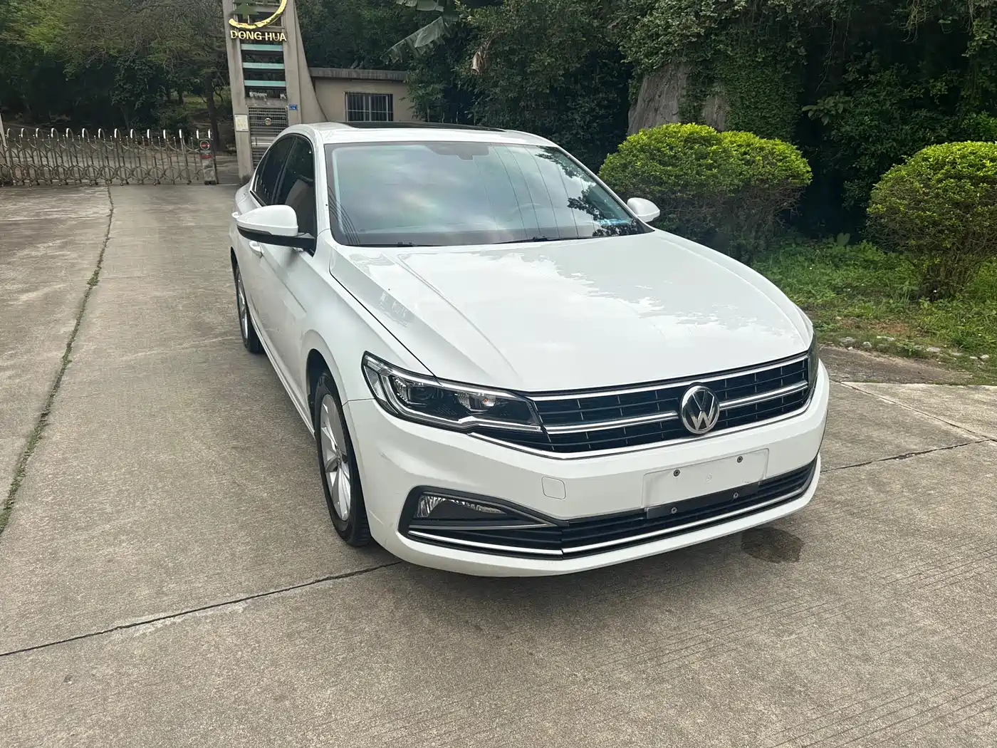 VOLKSWAGEN BORA