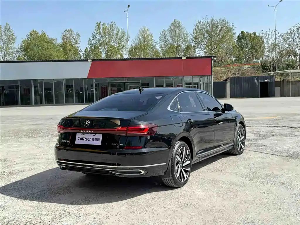 Volkswagen Passat 2022 330TSI Elite Edition фото 7