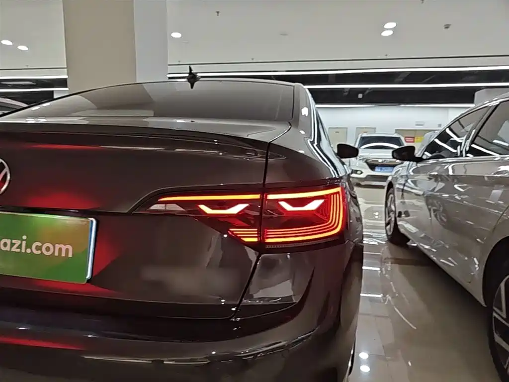 Volkswagen Sagitar 2025 Model Second Facelift 300TSI DSG Transcend Edition фото 8