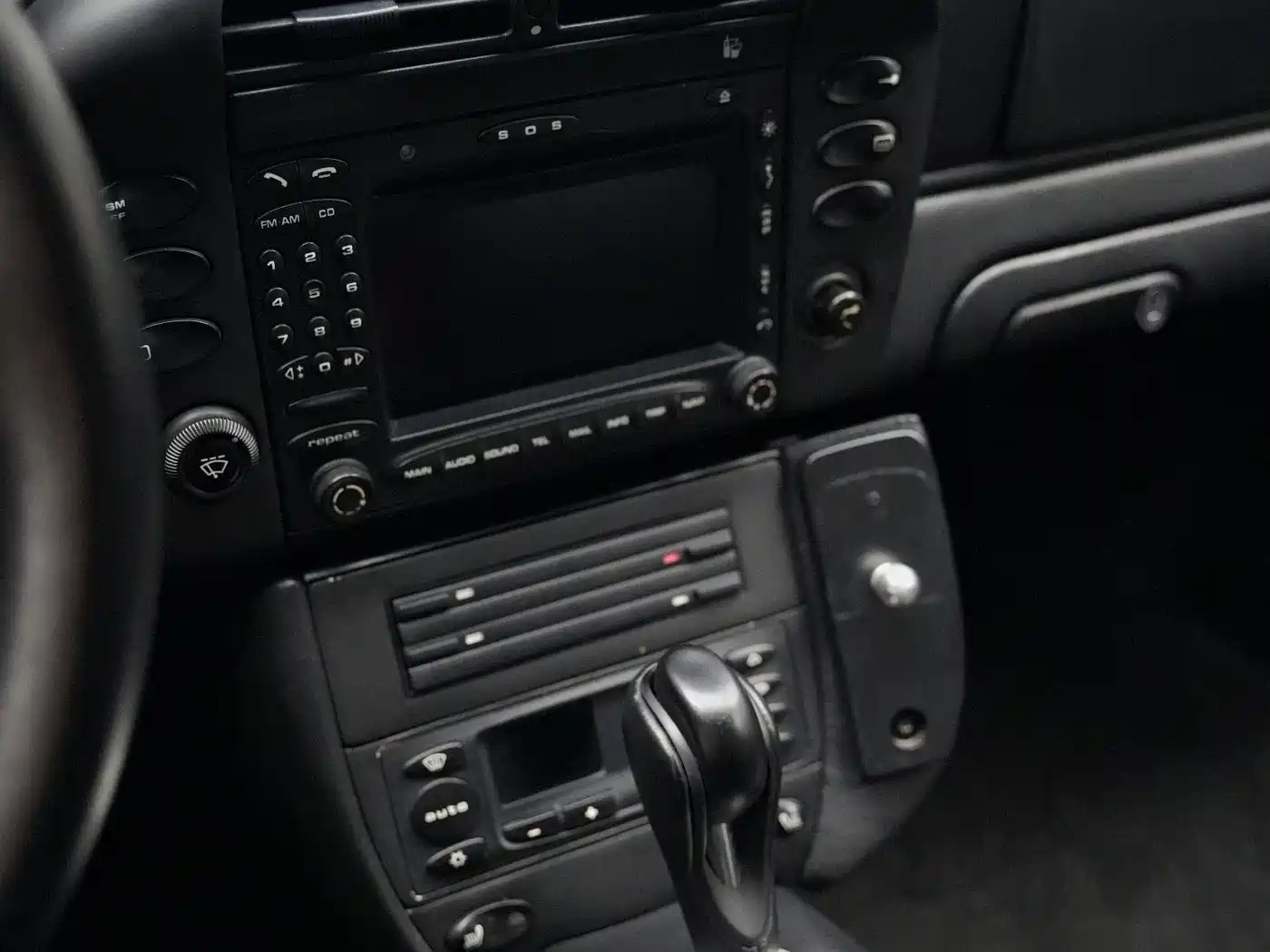 Porsche 911 2004 Carrera S Coupe 3.6L фото 13