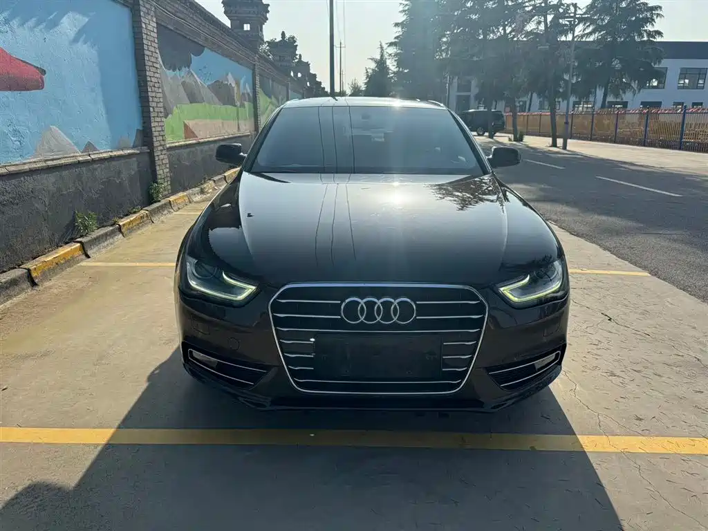 Audi A4L 2016 35 TFSI Collector's Edition S line Comfort фото 2