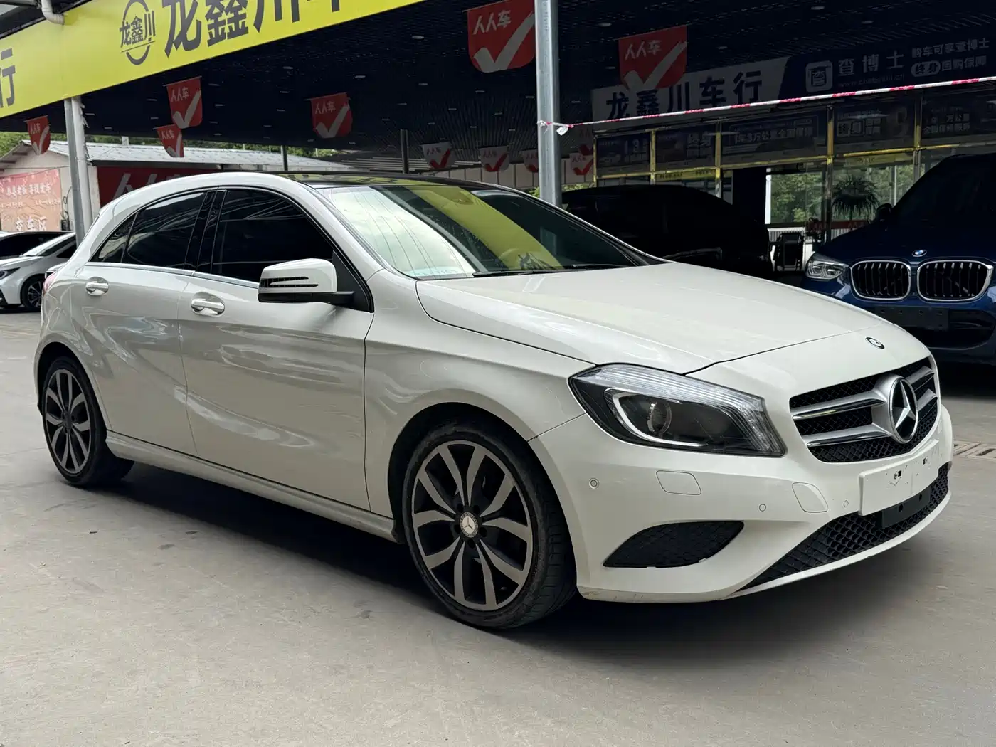 Mercedes-Benz A-Class (Import) 2015 A 200 Fashion фото 3