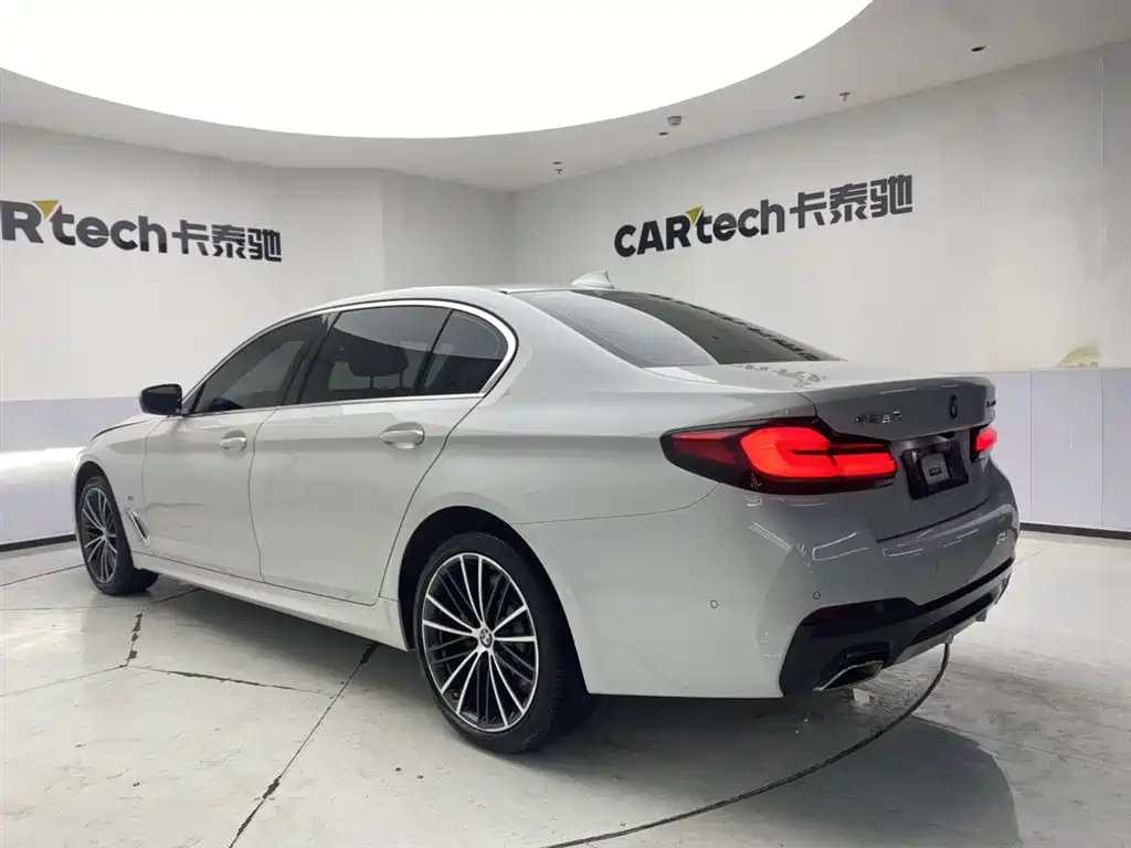 BMW 5 Series 2023 530Li Leading M Sport Package фото 7