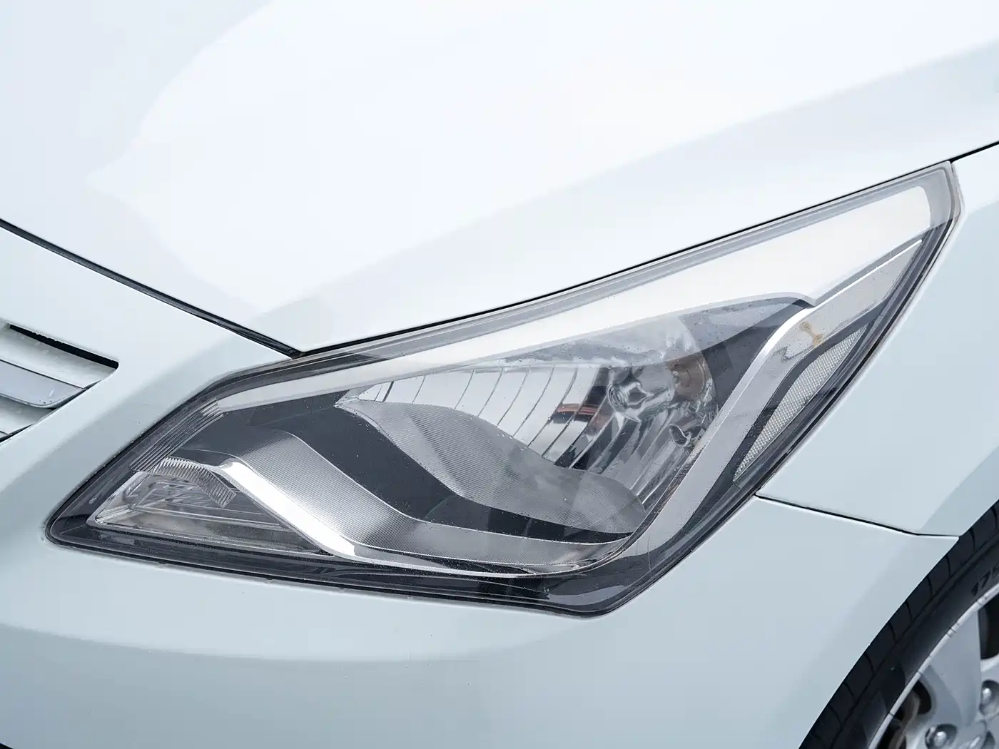 Hyundai Reina 2014 Model 1.4L Automatic GLX фото 21