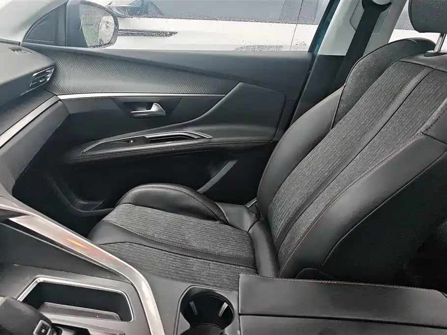 Peugeot 5008 2017 350THP 5-Seat Elite Edition фото 9