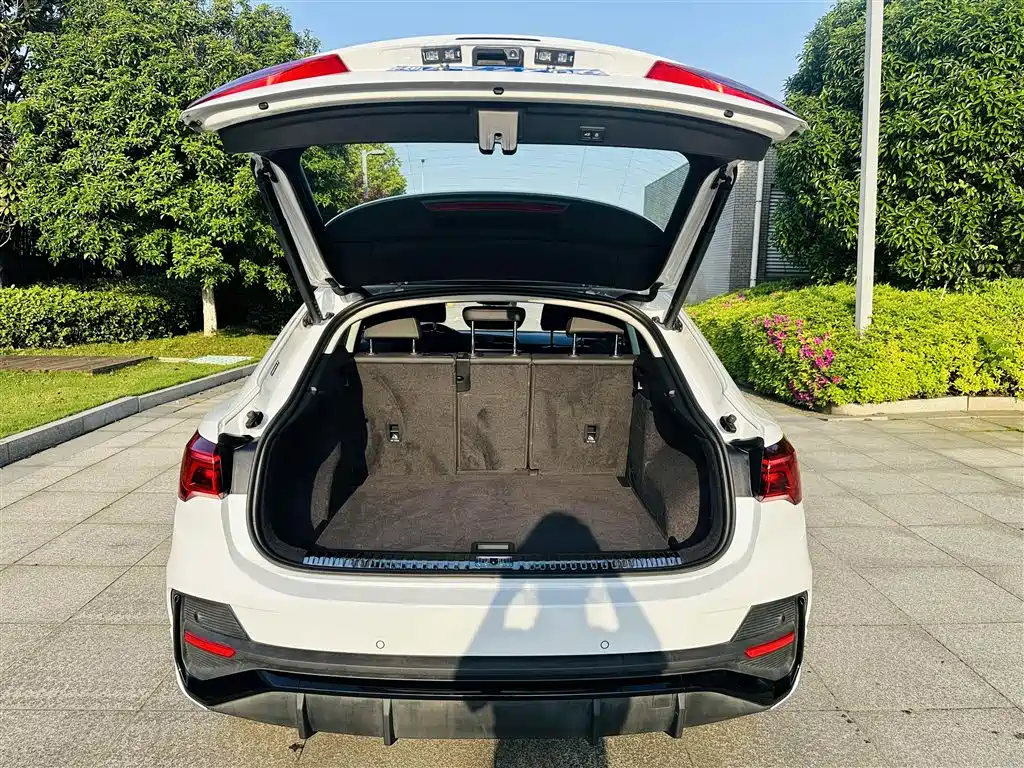 Audi Q3 Sportback 2023 40 TFSI Fashion фото 10
