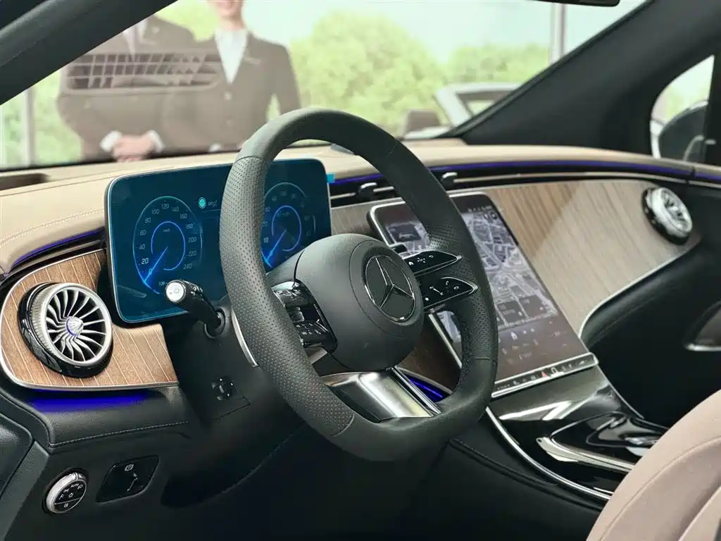 MERCEDES-BENZ EQE SUV