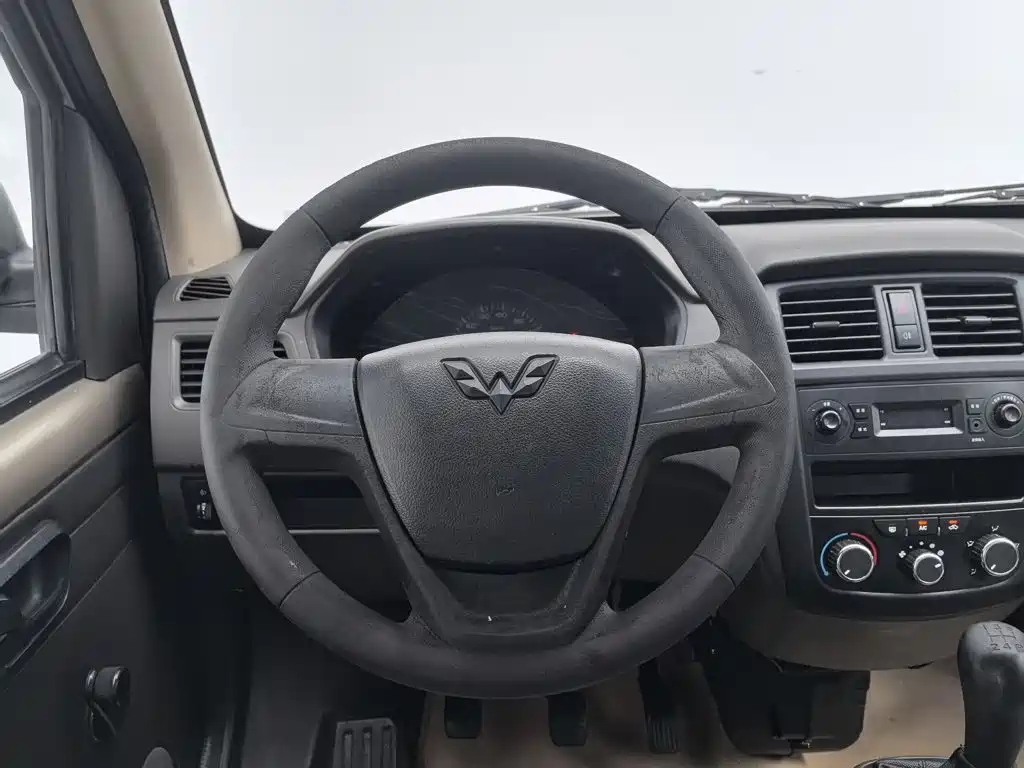 Wuling Motors Wuling Rongguang 2016 2015 1.2L S Base CNG