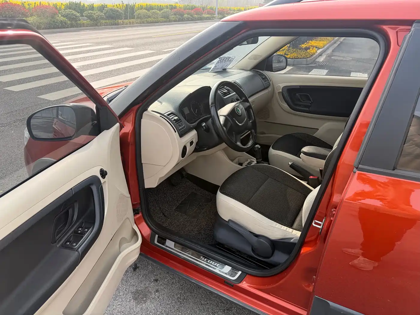 Škoda Fabia 2014 1.6L Automatic Sport Edition фото 7