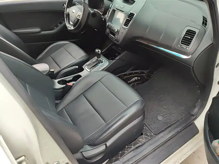 Kia K3 2015 1.6L Automatic DLX фото 8