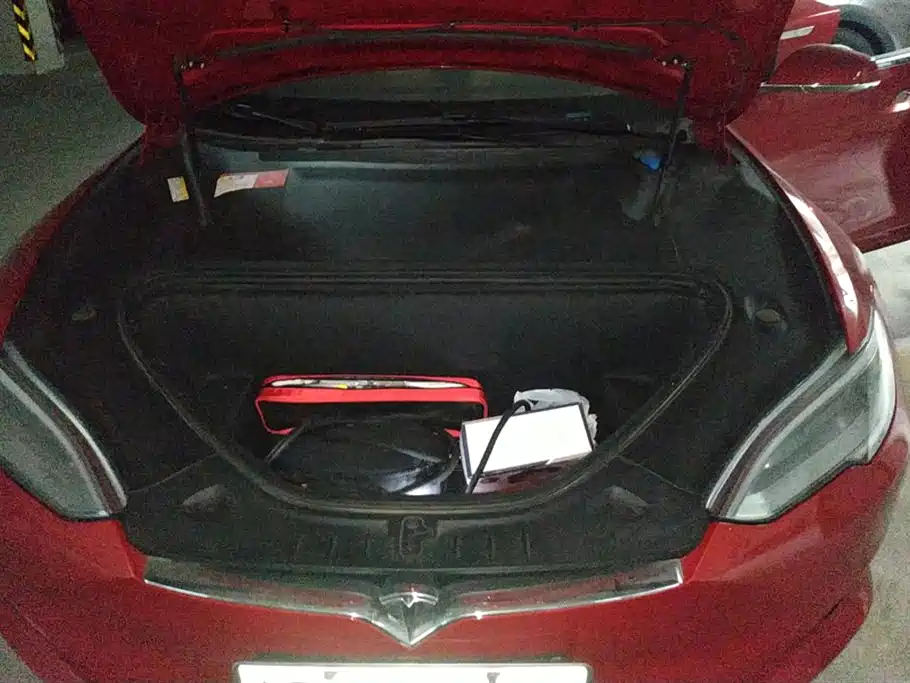 TESLA MODEL S