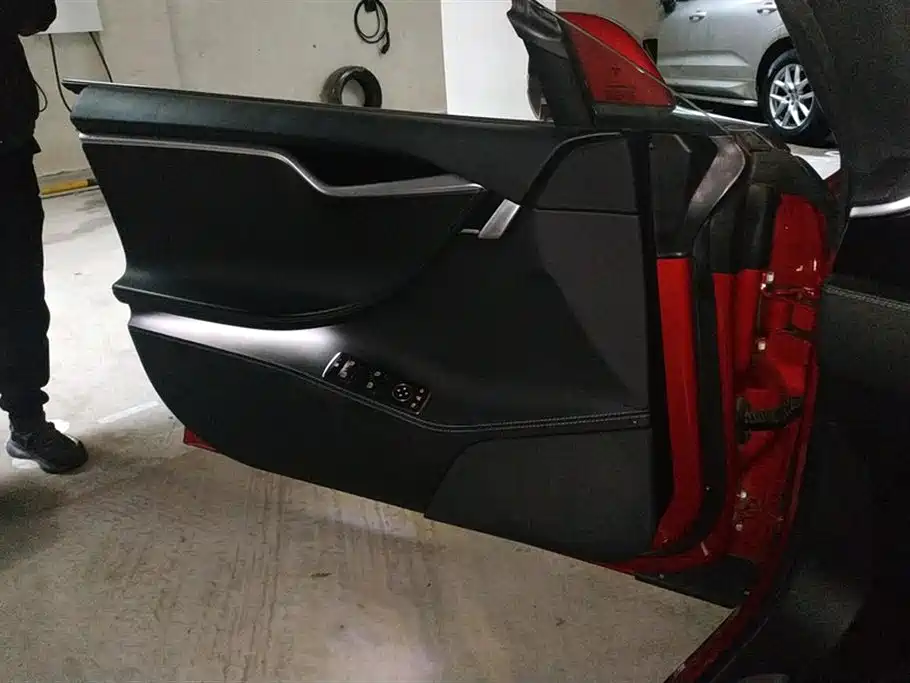 TESLA MODEL S