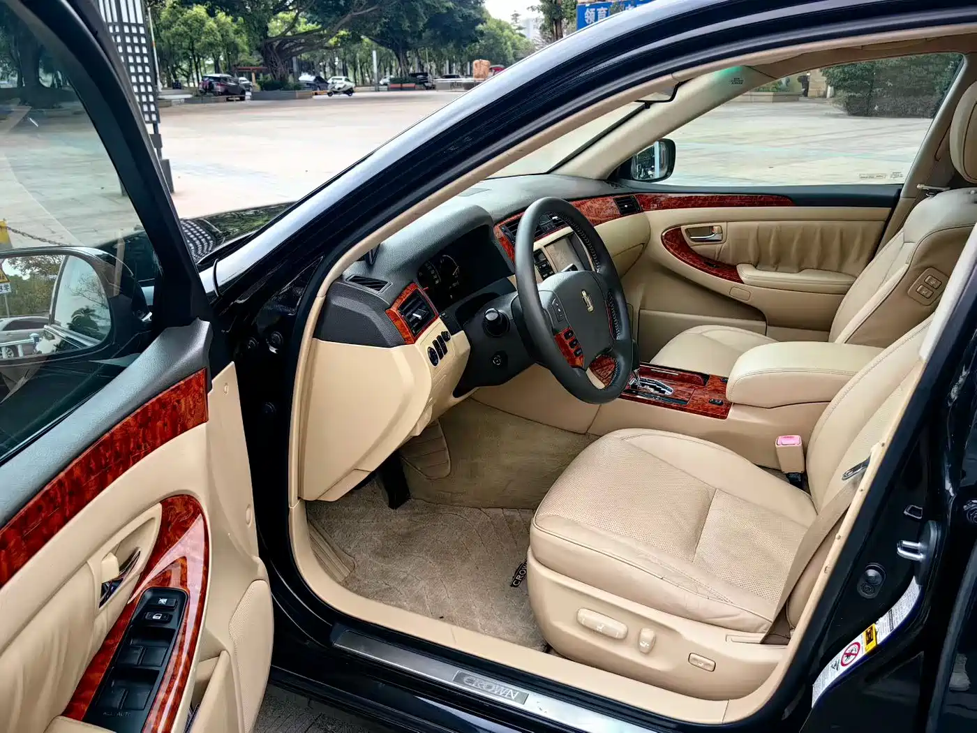 Toyota Crown 2008 2.5L 5th Anniversary Edition фото 4