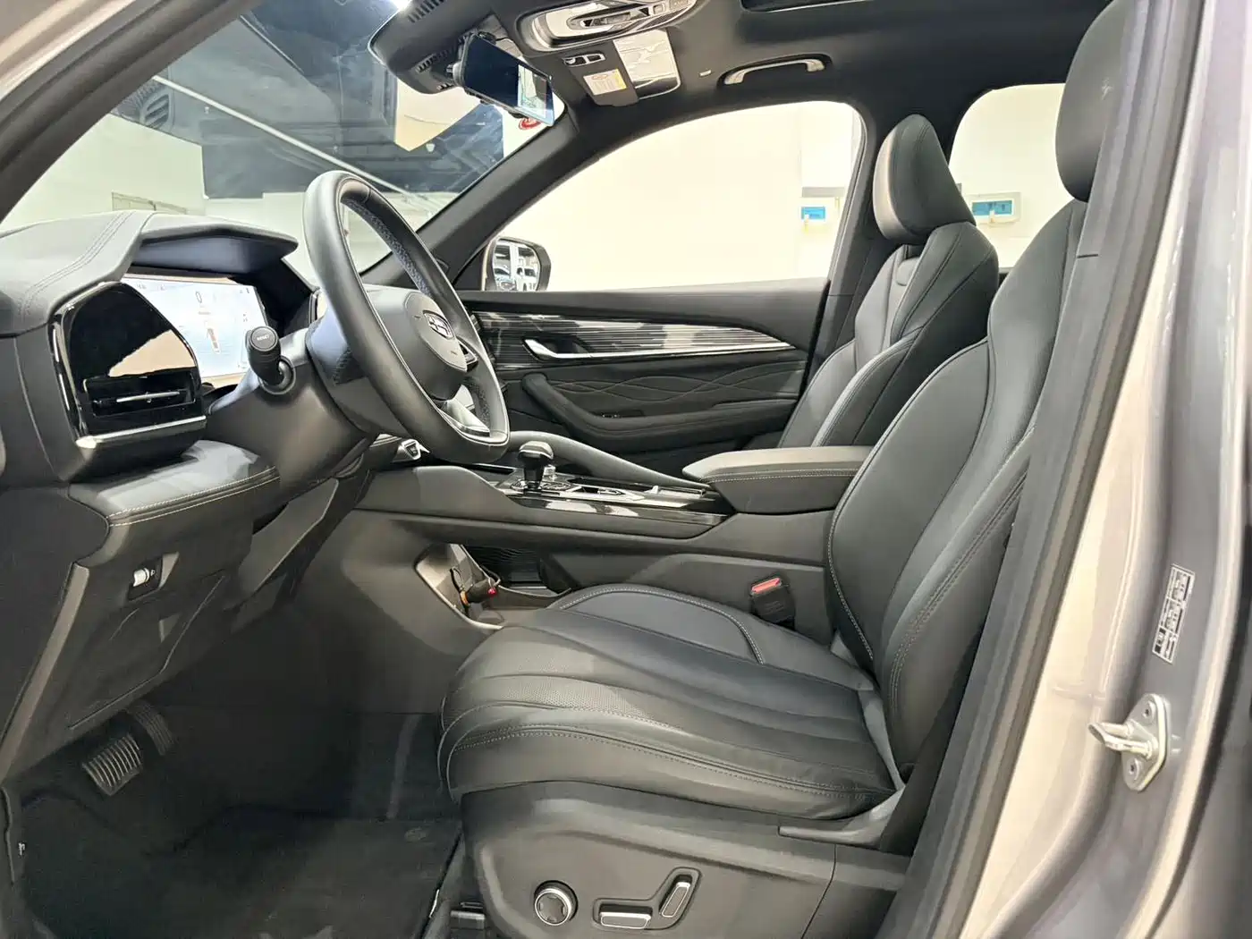 Фото 7 - Geely Monjaro