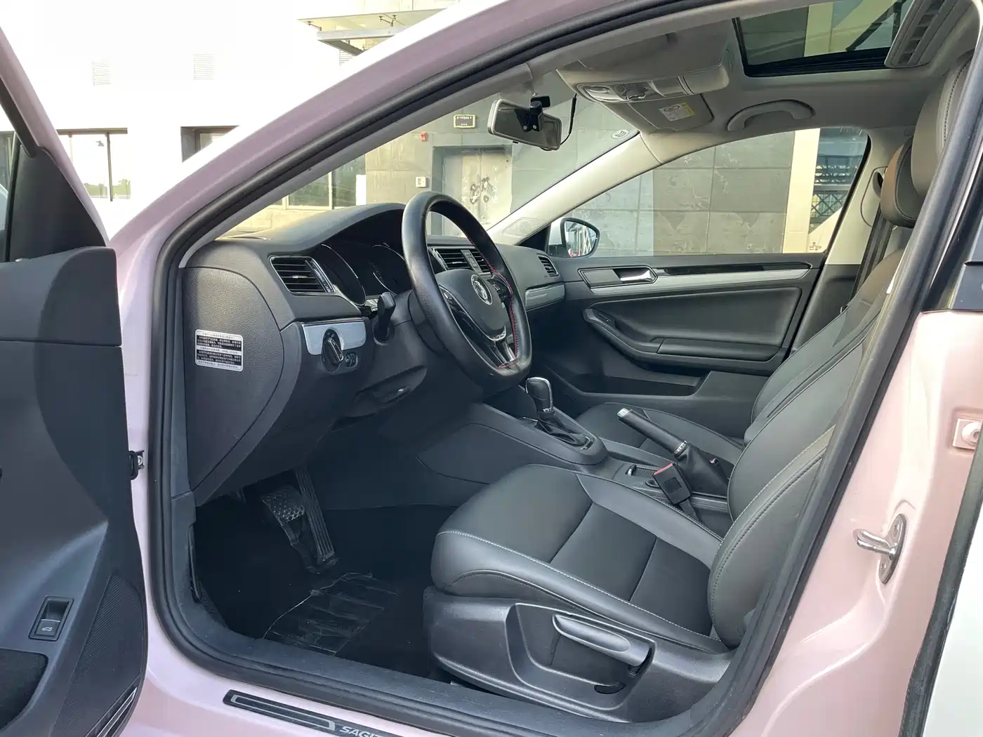 Volkswagen Sagitar 2017 1.6L Automatic Comfort фото 5