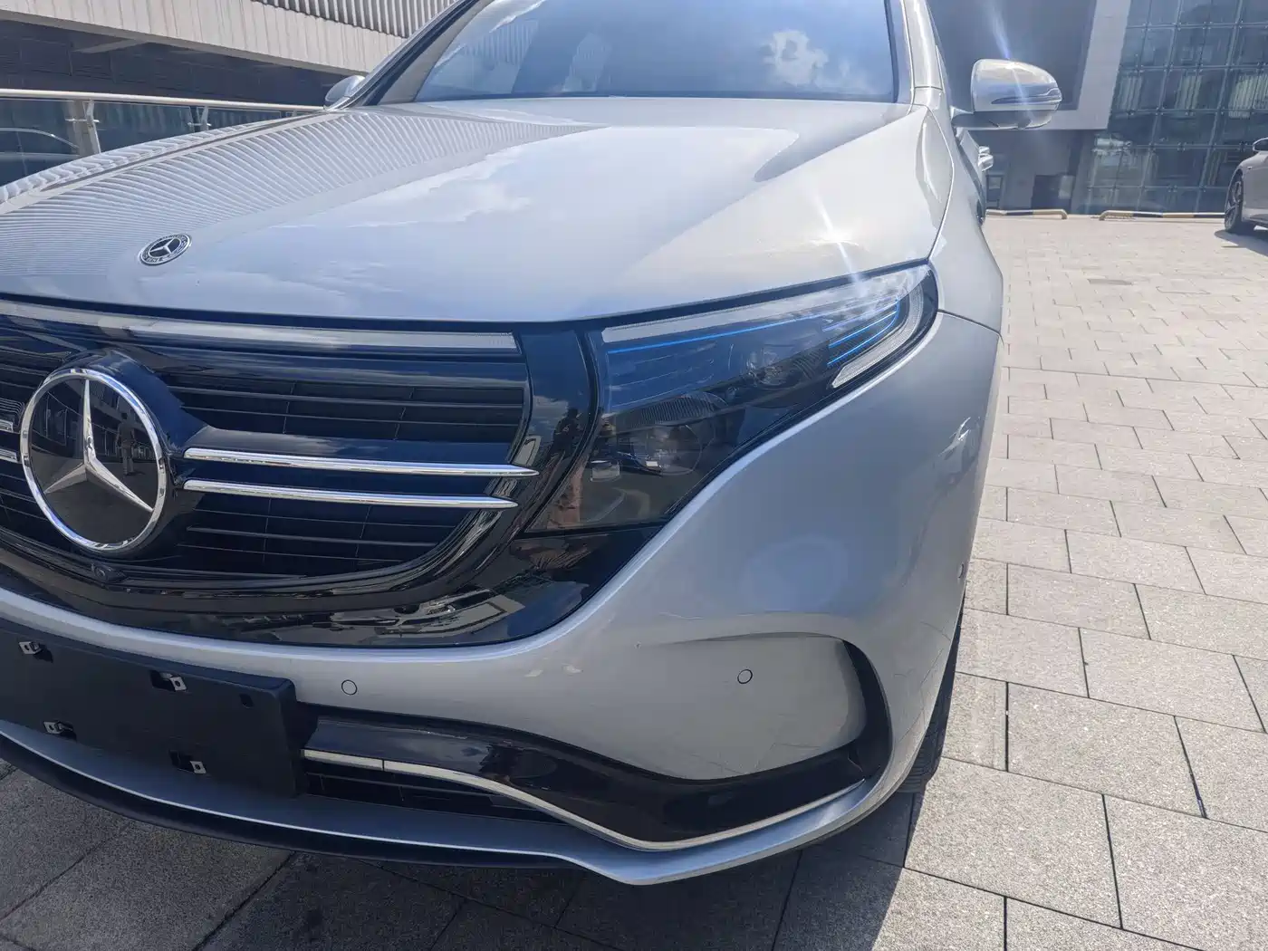 MERCEDES-BENZ EQC