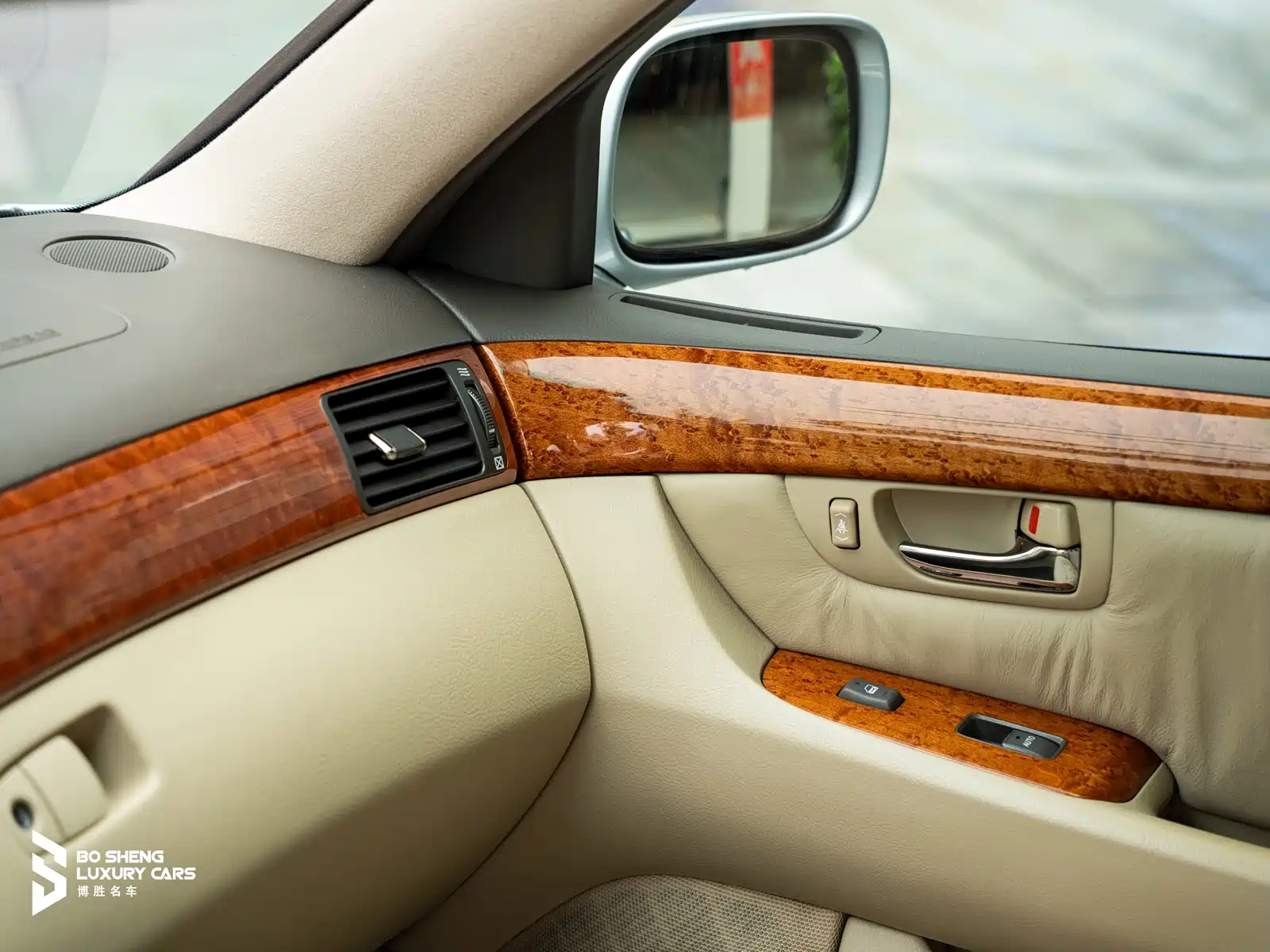 Фото 52 - Lexus LS