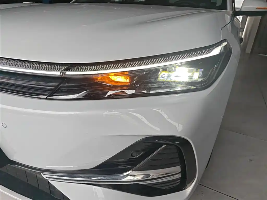 Geely Galaxy Galaxy A7 2025 EM-i 150km Explorer+ Edition фото 24