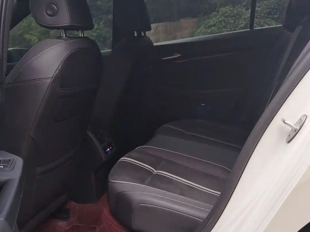 Volkswagen Golf 2021 280TSI DSG R-Line фото 11