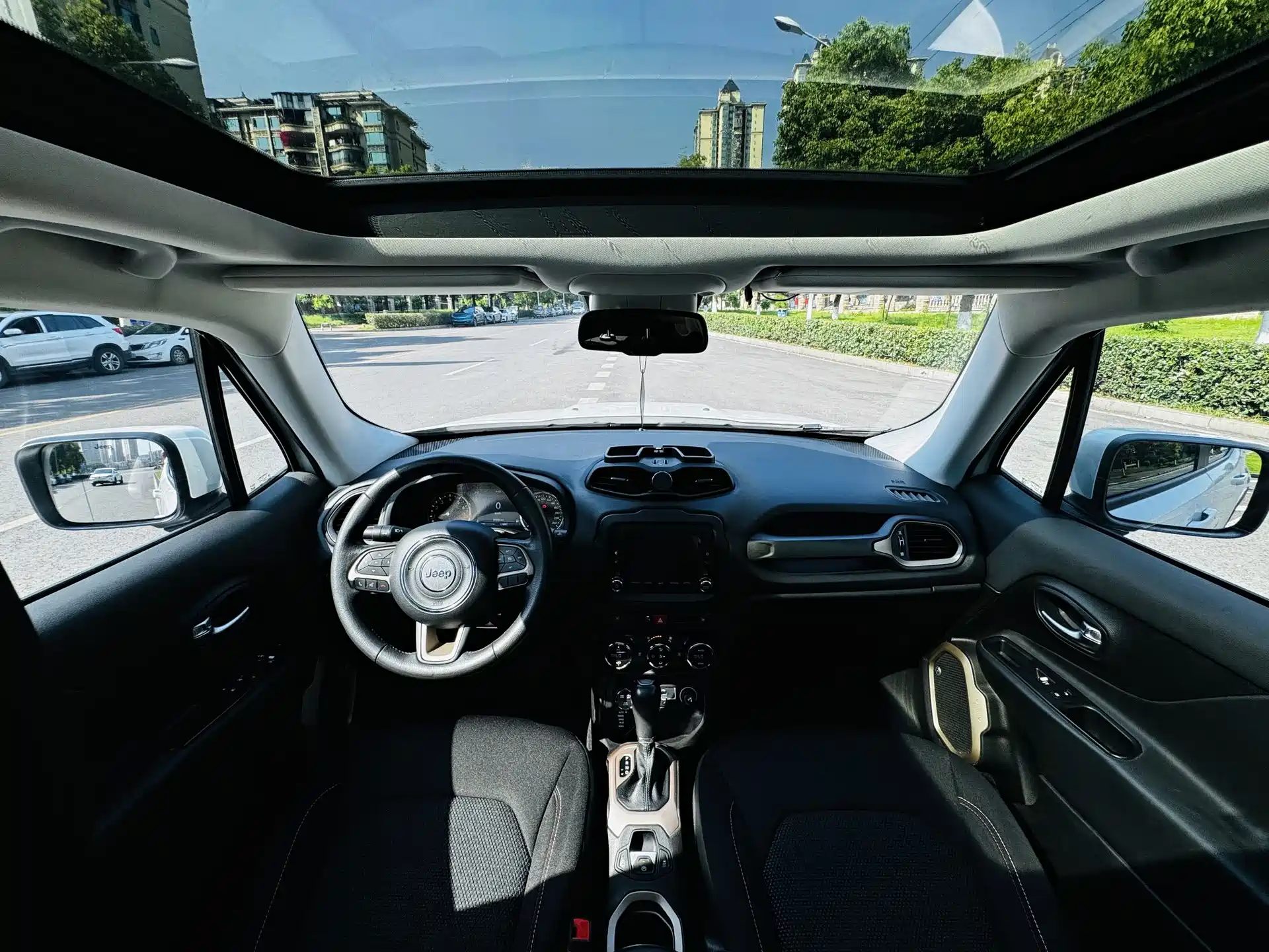 صورة 4 - Jeep Renegade
