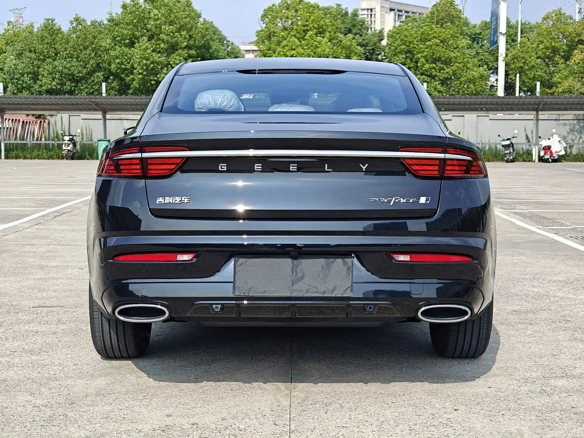 Фото 8 - Geely Preface