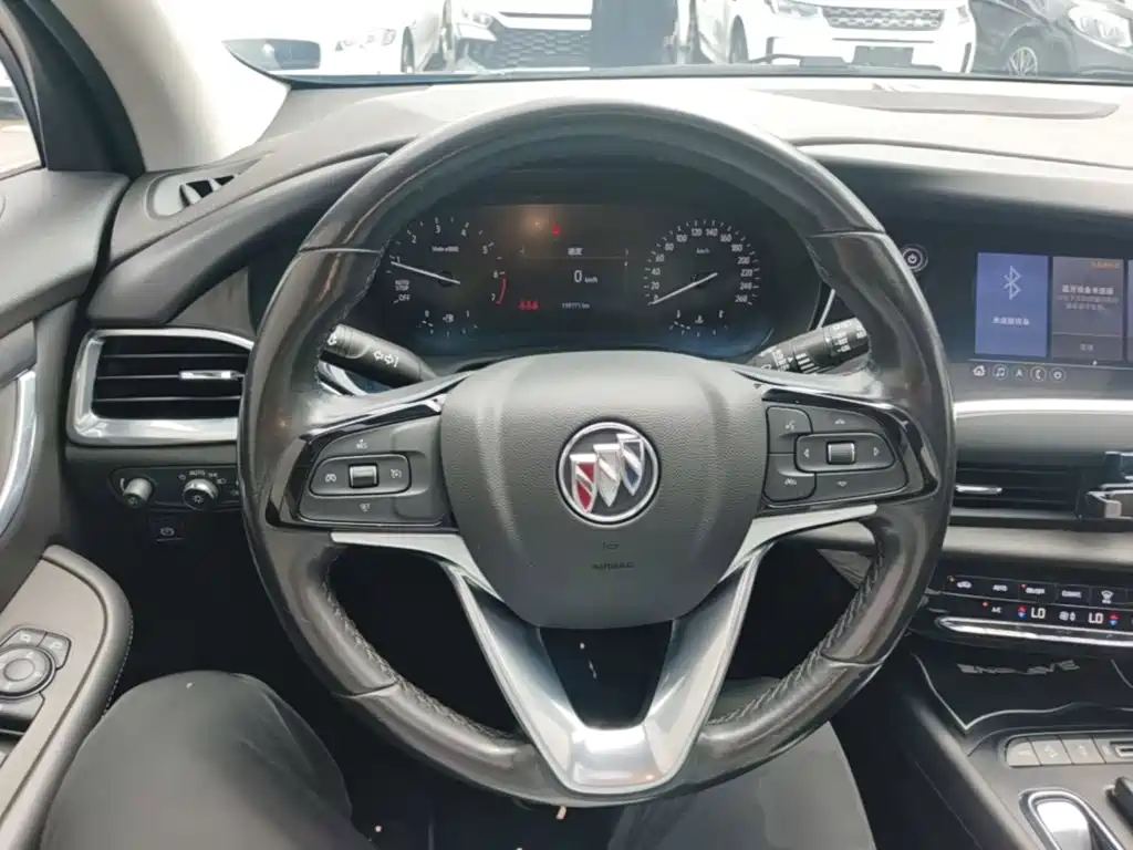 Фото 11 - Buick Enclave
