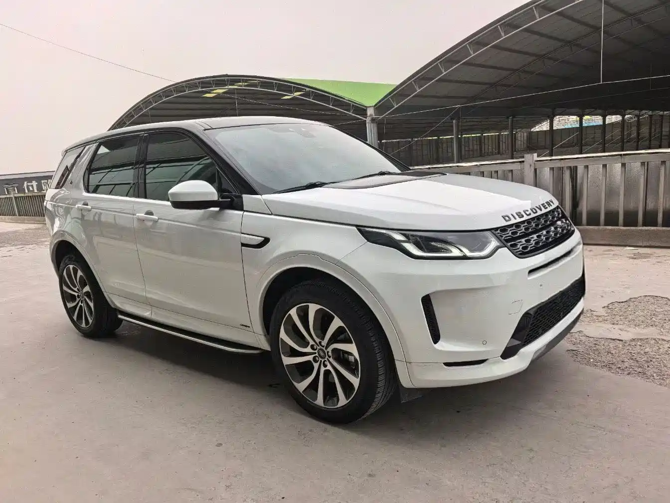 Land Rover Discovery Sport 2020 249PS R-Dynamic Performance фото 3