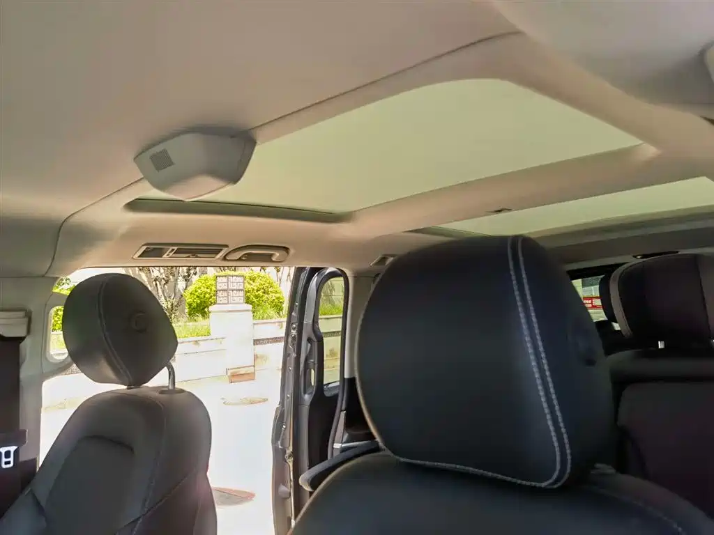 Mercedes-Benz V-Class 2020 V 260 Navigator Edition фото 4