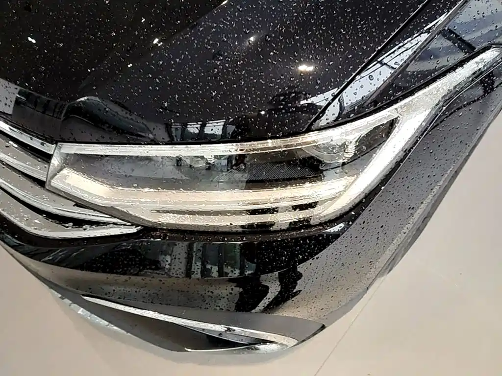 Photo 24 - Volkswagen Tiguan L