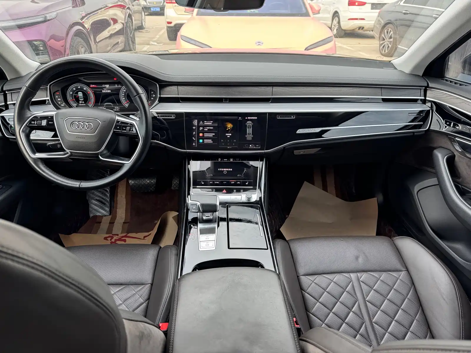 Photo 16 - Audi A8
