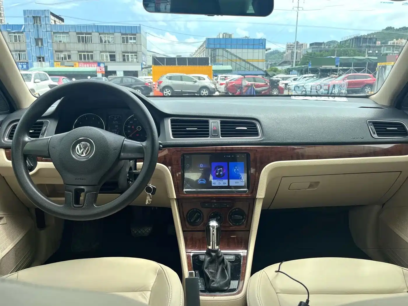 Volkswagen Lavida 2013 2013 Facelift Classic 1.6L Automatic Comfort