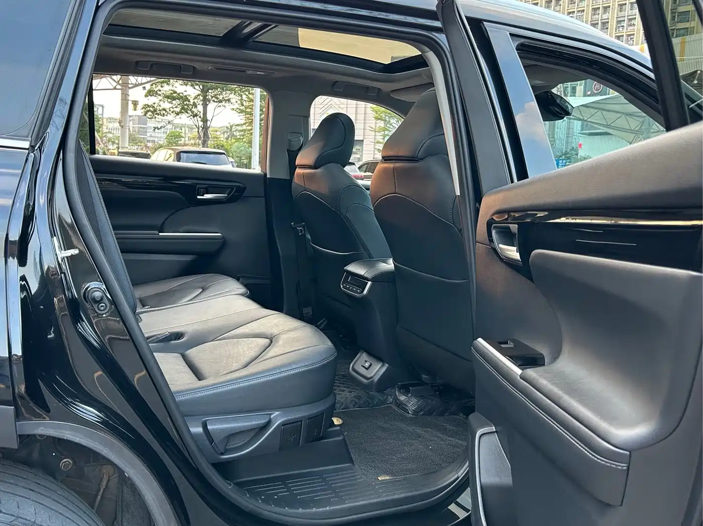 Фото 12 - Toyota Highlander